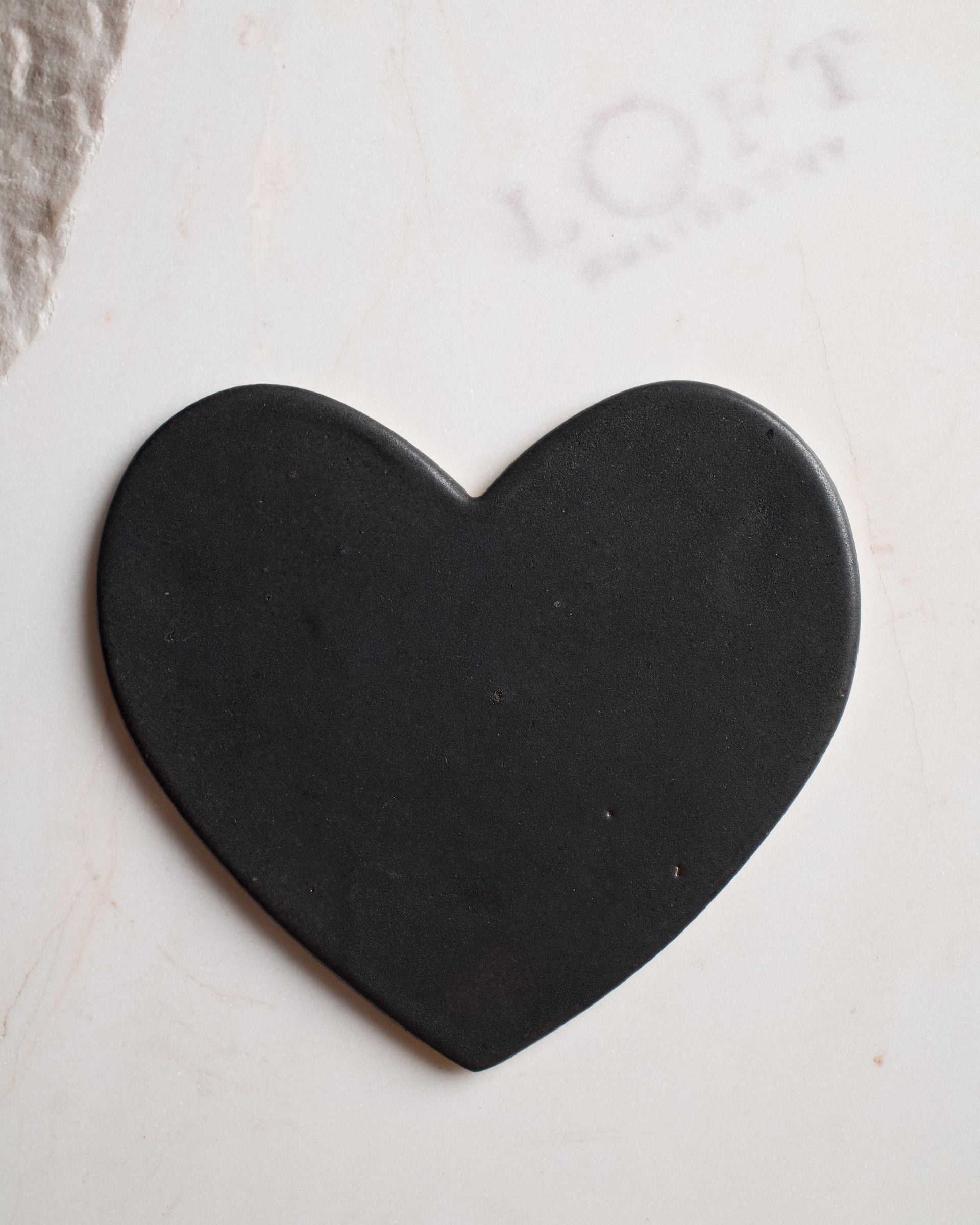 Podkładka ceramiczna serce czarna Loft Kulinarny