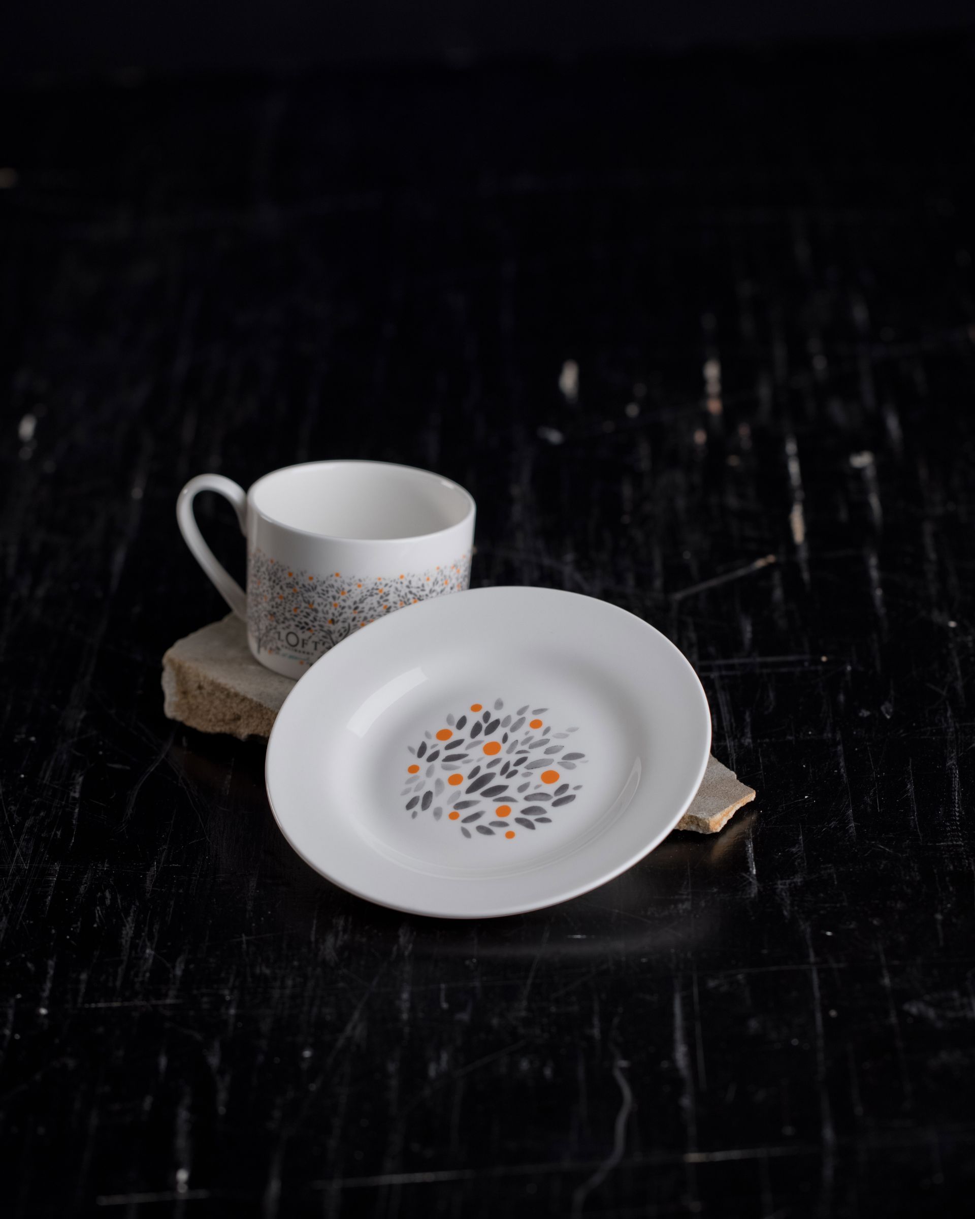 Zestaw artystyczny z porcelanową filiżanką „Mój mały raj” Natalii Olbiński dla Loft Kulinarny
