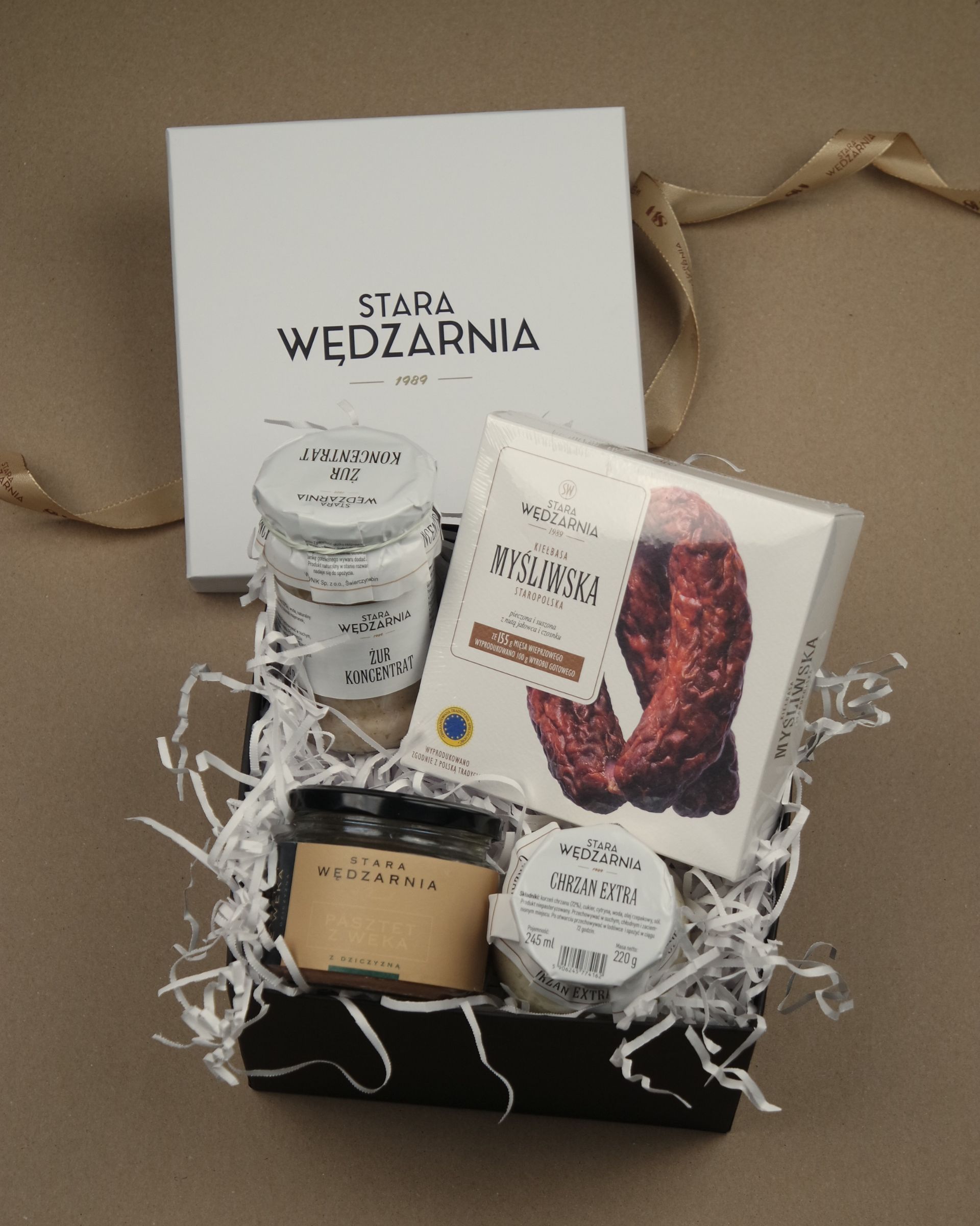 Stara-Wedzarnia-zestaw-maly-z-mysliwska Artystyczna kolekcja sztuki użytkowej - Natalia Olbiński