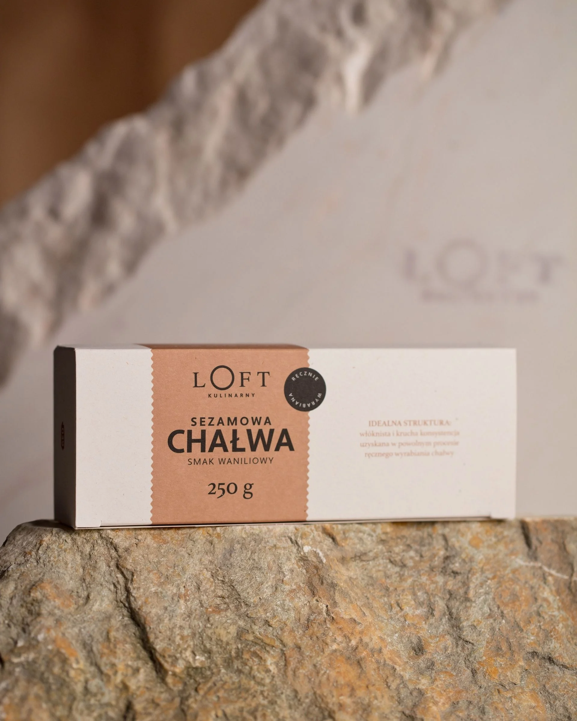 chałwa sezamowa waniliowa w opakowaniu Loft Kulinarny