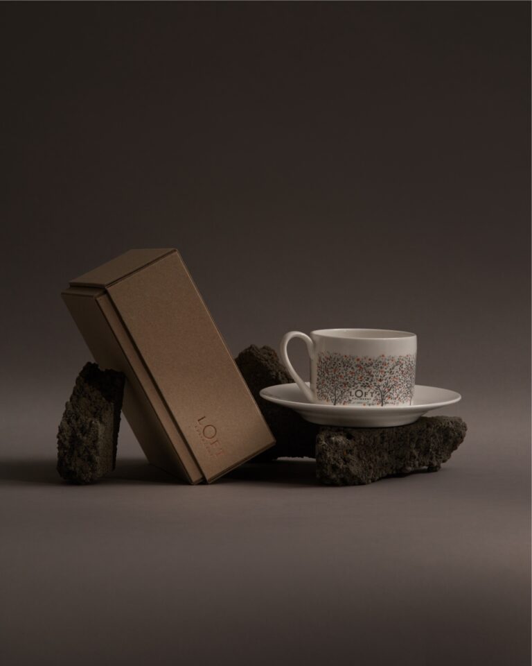 Filiżanka porcelanowa Ćmielów ze spodkiem 210 ml „Mój Mały Raj” – projekt N. Olbiński, Ćmielów