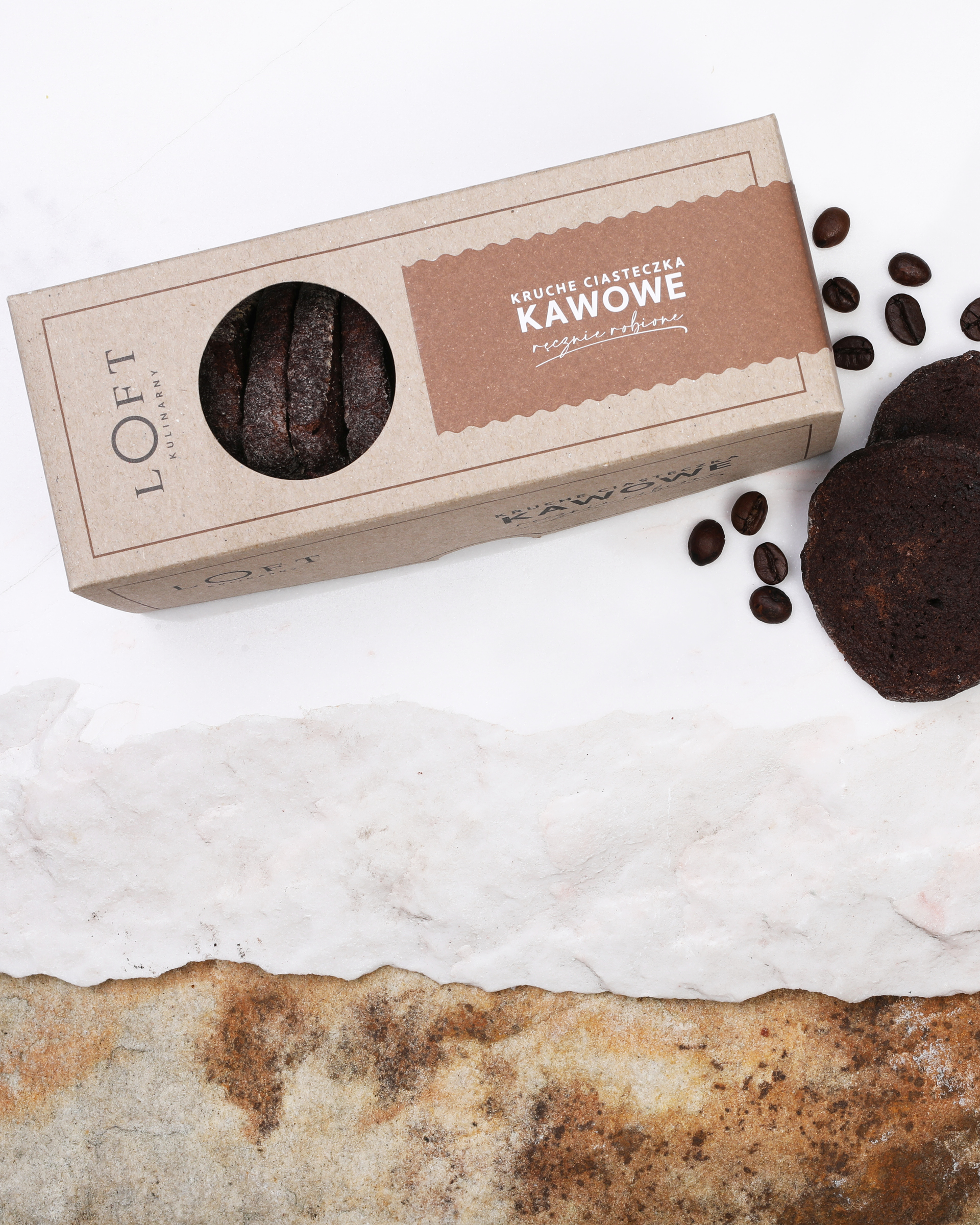 Ciastka kakaowe korzenne w opakowaniu